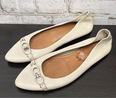 Coach leather store pointy toe flat