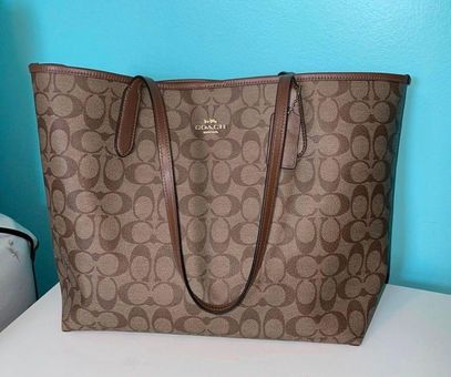 Coach City Tote in Signature Canvas