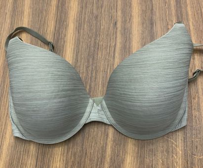 Victoria's Secret Uplift Semi Demi T-shirt Bra size 32DDD Green - $17 (71%  Off Retail) - From Stephanie