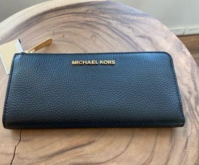 Michael Kors NWT Jet Set Travel 3/4 zip wallet - $74 New With Tags - From  Michael