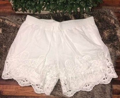 Vanilla Lace Bloomer Shorts In Off White