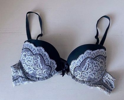 Victoria's Secret Y2k black satin push up bra with white lace