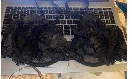 Victoria's Secret Victoria secret unlined plunge 34 D bra Size