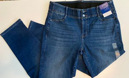 $44 Apt 9 Curvy Straight Tummy Control Slimming Mid Rise Jeans, 16 Blue -  $29 New With Tags - From Julie