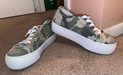 steve madden camo platform