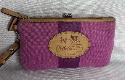 COACH Kisslock Coin Purse in Pink