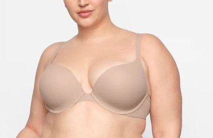 SKIMS Fits Everybody T-Shirt Underwire Push-Up Bra