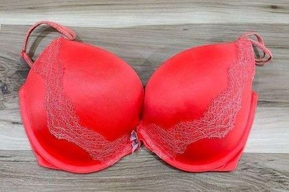 Victoria's Secret Very Sexy Pink Push Up Bra Women's 32DDD Size undefined -  $29 - From Alyssa