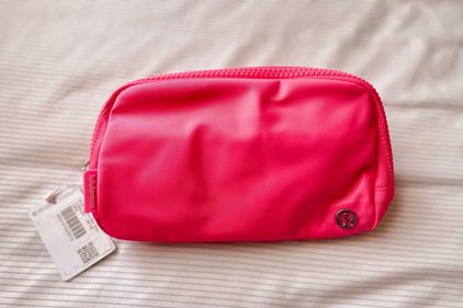 Lululemon Everywhere Belt Bag LIP GLOSS💄🩷 Pink - $130 New With Tags -  From PrelovedbyJazi