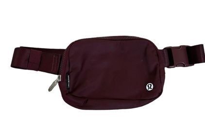 Lululemon Everywhere Belt Bag Crossbody Bag Red Merlot in