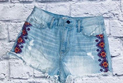 Hollister embroidered shop shorts