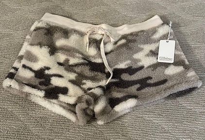 P.J. Salvage NWT fuzzy camo lounge shorts Multiple Size L 29