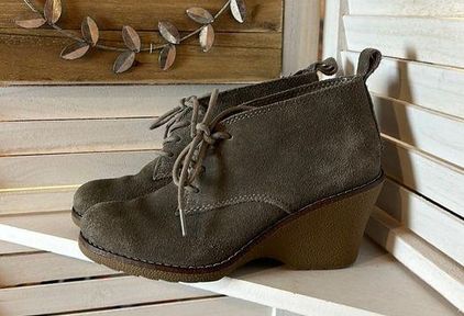 White mountain store wedge booties