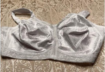 NWOT Playtex White Bra 4693 48DD Size undefined - $14 - From Bonnie