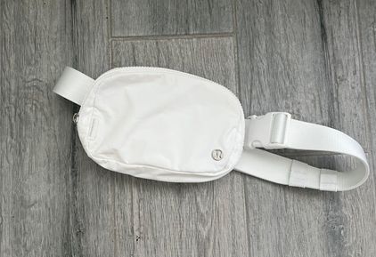 Lululemon Belt Bag Review - Strawberry Chic