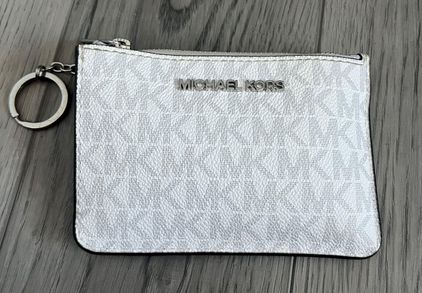 Michael Kors Coin purse w/ key chain gift set, Men's Fashion, Watches &  Accessories, Wallets & Card Holders on Carousell