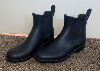 Target chelsea hot sale rain boots