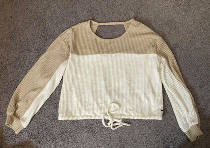 Hollister Long Sleeve Sweater Tan 13 67 Off Retail From