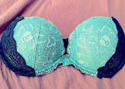 NEW Victoria's Secret Size 34C Aqua Turquoise Lace Bra - clothing