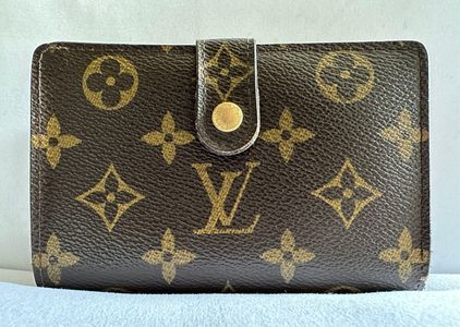 Louis Vuitton Monogram Kiss-Lock Viennois Bifold Wallet!