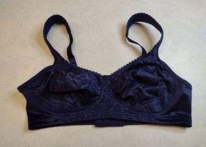 Playtex 18-Hour Bra Ultimate Lift & Support Wireless Bra Navy 36B Size  undefined - $25 - From Ashley