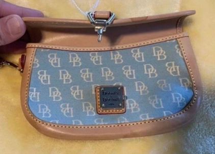 Dooney Bourke NWT Vintage 1978 Logo Signature Wristlet Blue