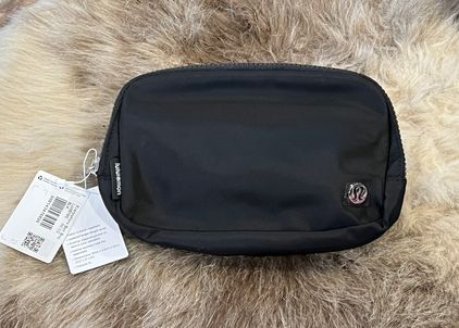 NWT Lululemon Everywhere Belt Bag Crossbody Extended Strap - Black