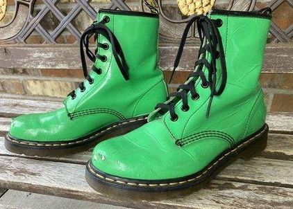 Dr. Martens Size US9 UK7 1460W 8 Eyelet Green Patent Leather