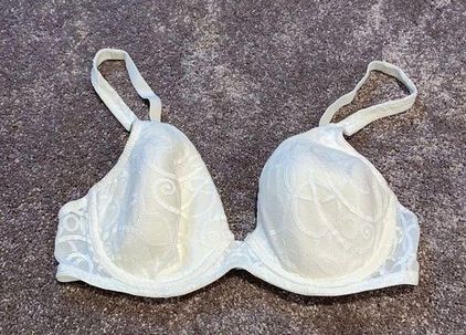 Victoria's Secret Body by Lace Bra SIZE 36B - $15 - From My