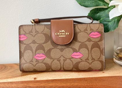 Coach TECH WALLET IN SIGNATURE CANVAS WITH LIPS PRINT Brown - $169 (39% Off  Retail) New With Tags - From Juli