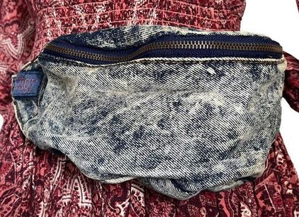 80s fanny pack silver 