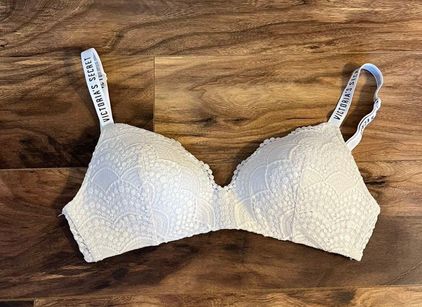 Victoria's Secret White Lace Wireless Bra 32DD Size 32 E / DD - $21 (61%  Off Retail) - From EmilyK