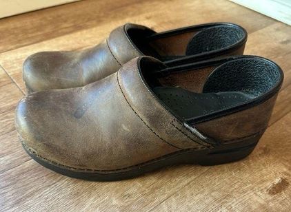 Dansko Professional Clog Antique Brown Size 39 - $57 - From Ellie