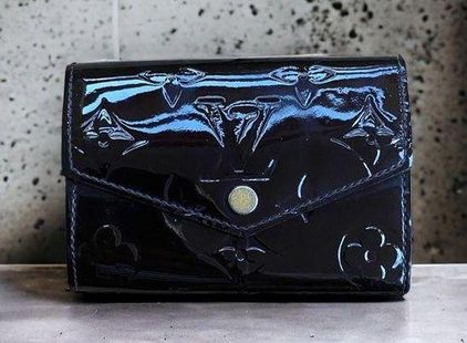 Louis Vuitton Amarante Monogram Vernis Leather Wallet
