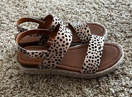 Pierre Dumas Sandals Size 9 - $27 (58% Off Retail) - From Sydney Pierre Dumas Sandals Size 9 - $27 (58% Off Retail) - From Sydney