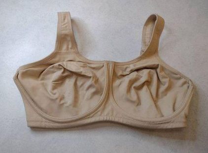 Wacoal size 34DDD Simone Sport Underwire Bra - $50 - From Ashley