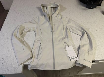 Lululemon Cross Chill Jacket Tan Size 4 - $73 (63% Off Retail) New With  Tags - From Stephanie