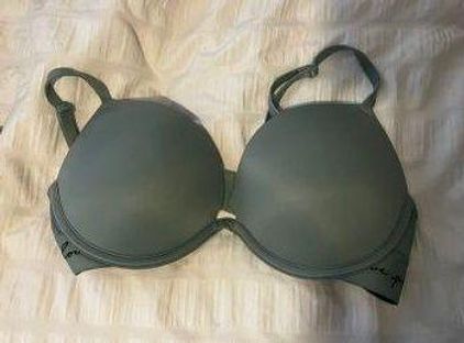 Pink bra size: 34