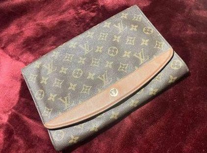 vuitton vintage clutch purse