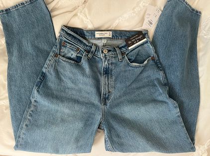 Abercrombie and Fitch Curve Love Ultra High Rise 90s Straight Jean