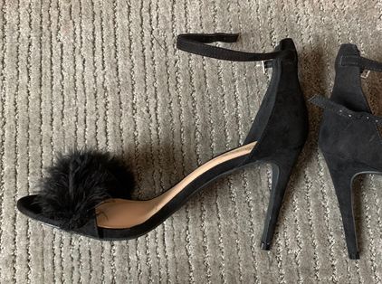 Lulus Black Feather Heels Size 8.5 