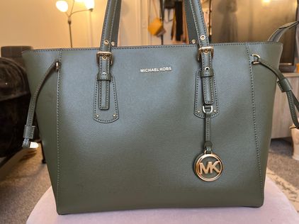 Michael Kors Voyager Medium Crossgrain Tote Green - (80% Off Retail) - From