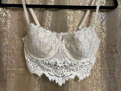 VICTORIAS SECRET Dream angles lined Demi cup bra with lace size 34D