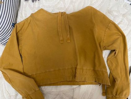 zara yellow sweatshirt
