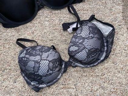 Victoria's Secret Black Lace Bra Size 34 B - $15 (70% Off Retail) - From  Melissa