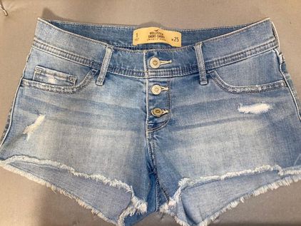 hollister booty shorts