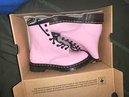 Eerbetoon ik heb het gevonden toewijzen Dr. Martens Pink Doc Martens Size 7 - $85 (39% Off Retail) - From Azariah