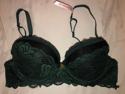 Daisy Fuentes Bra Green - $14 (66% Off Retail) - From Julianne