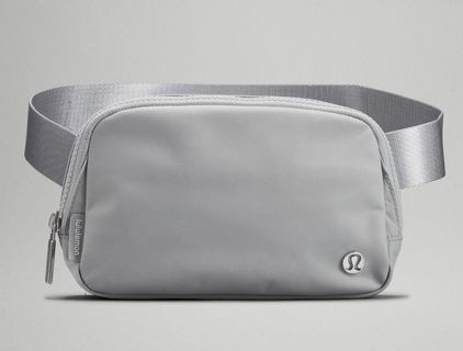 Lululemon Everywhere Belt Bag Crossbody Bag Seal Gray in