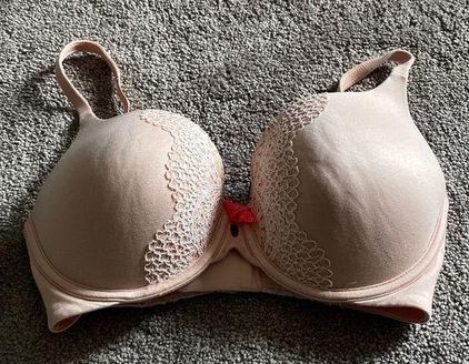 Victoria's Secret Bra 32 DDD ⚡️ Mint Condition Size 32 F / DDD - $20 - From  Mat K